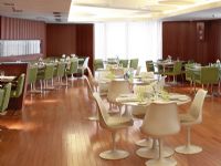 725 Continental hotel